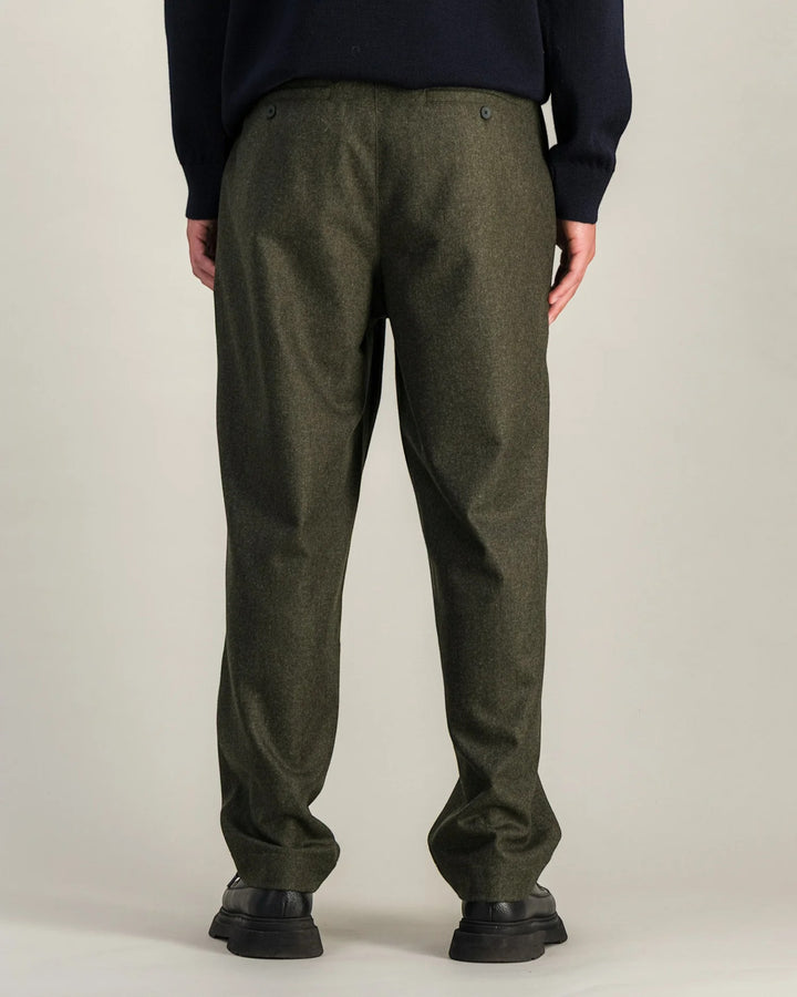 Double Pleats Flannel Pants Olive Mel Parages, vue portée de dos