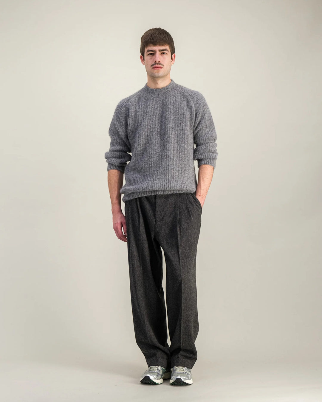 Halo Jumper Grey Mel Parages, vue portée de face en entier