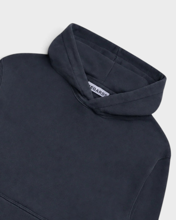 Regards Relaxed Loopback Hoodie Blank Black Washed — détail du col et de la matière