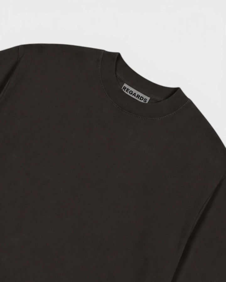 Regards Relaxed Tee Blank Espresso Washed — détail du col et de la matière