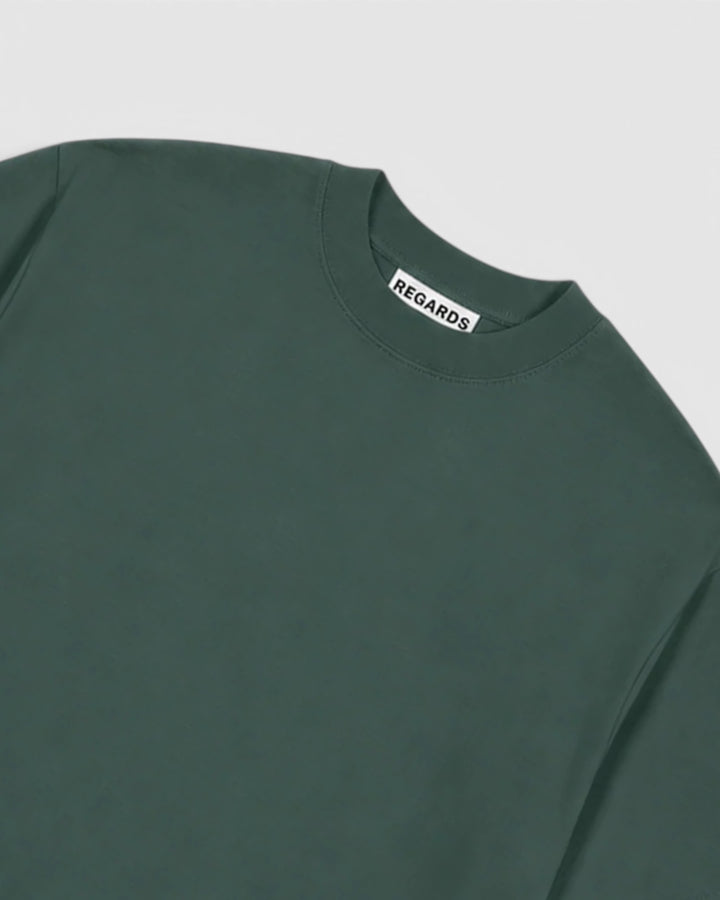Regards Relaxed Tee Blank Forest — détail du col et de la matière