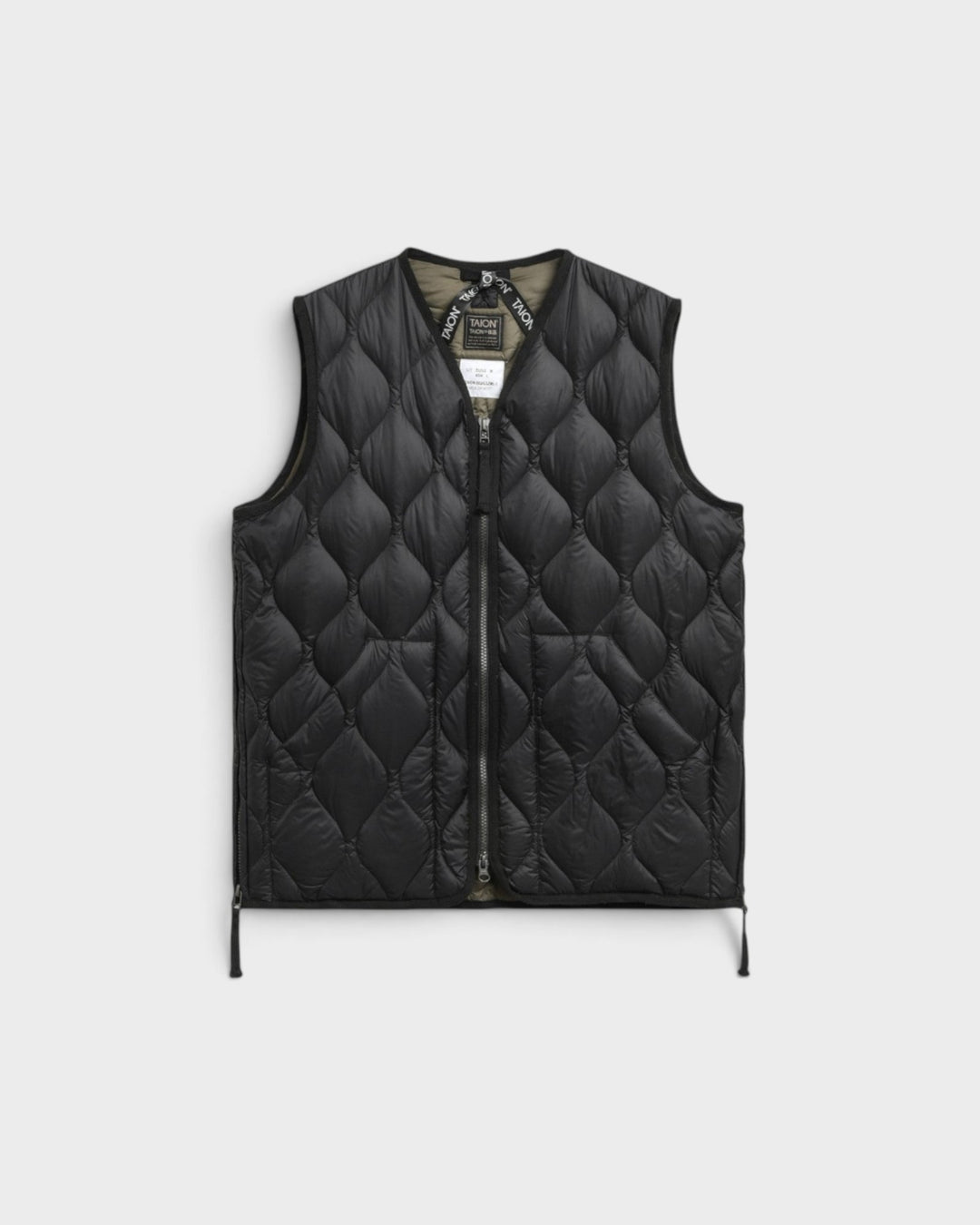 Military V Neck W-Zip Down Vest Black — vue de face à plat