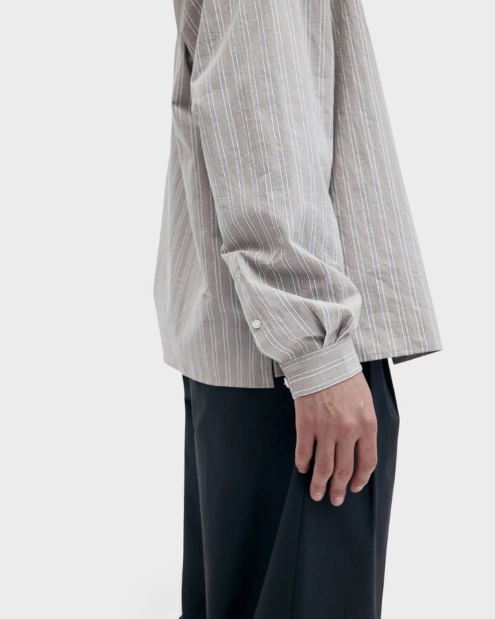 Unfeigned Long Sleeve Baggy Shirt Organic Cotton Brown and White Stripes, vue détail de la manche