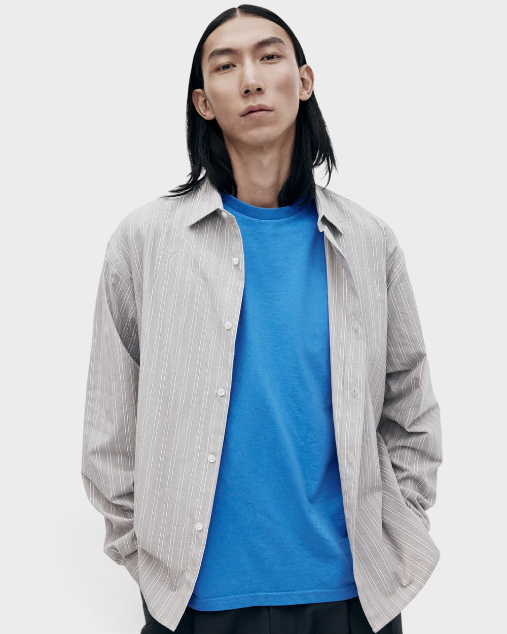 Unfeigned Long Sleeve Baggy Shirt Organic Cotton Brown and White Stripes, vue portée de face
