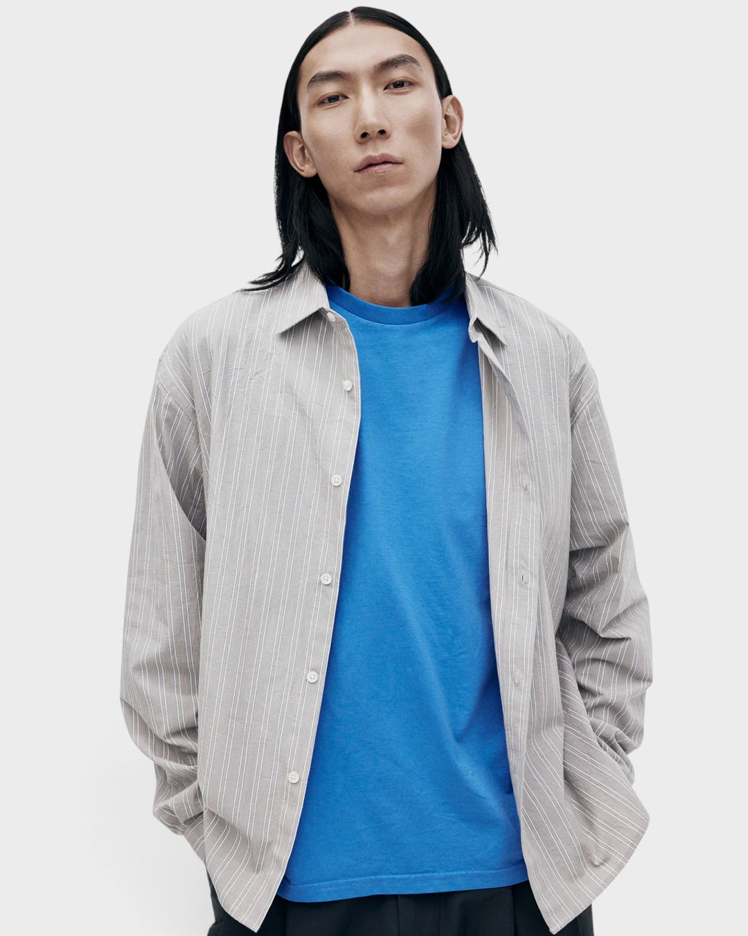 Unfeigned Long Sleeve Baggy Shirt Organic Cotton Brown and White Stripes, vue portée de face
